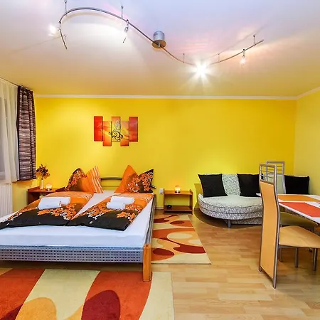 아파트 Smiley Apartman 에게르